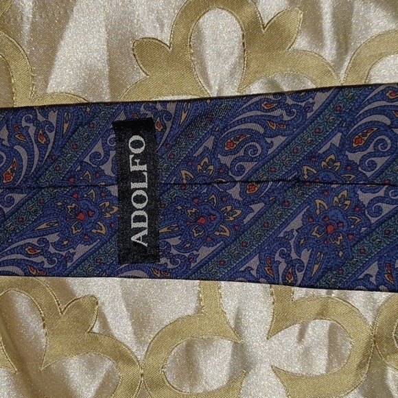 VGUC - Adolfo Red 100% Silk w/Blue, Red & Grey Stylish Men’s Tie - Picture 3 of 4